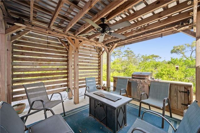 9215 Dacus Lane, Gulf Shores, AL 36542