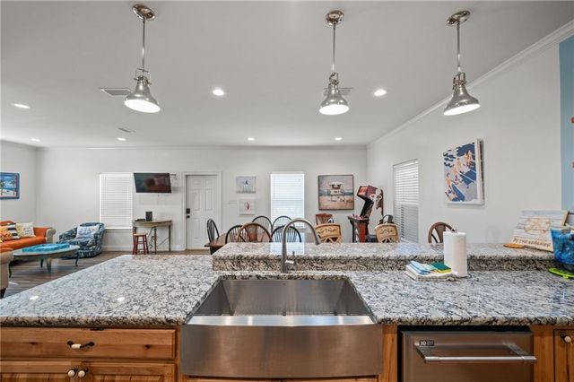 9215 Dacus Lane, Gulf Shores, AL 36542