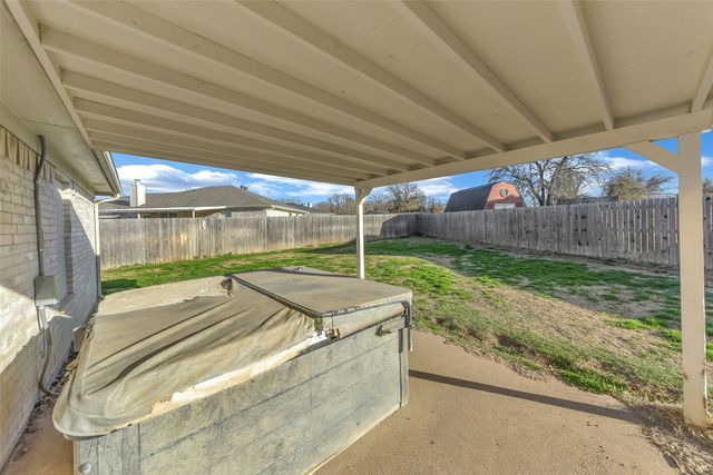 202 Lancelot Drive, Weatherford, TX 76086