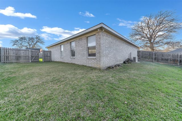 202 Lancelot Drive, Weatherford, TX 76086