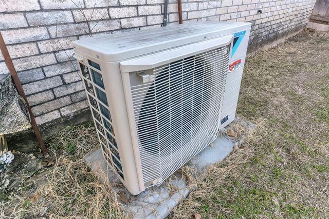 202 Lancelot Drive, Weatherford, TX 76086