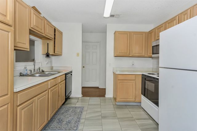 202 Lancelot Drive, Weatherford, TX 76086