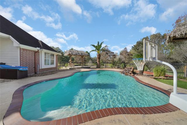 2202 Koster Road, Alvin, TX 77511