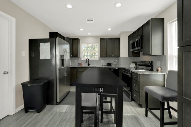 2202 Koster Road, Alvin, TX 77511