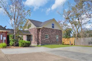 2202 Koster Road, Alvin, TX 77511