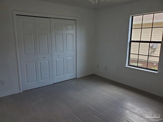 1921 Luneta St, Navarre, FL 32566