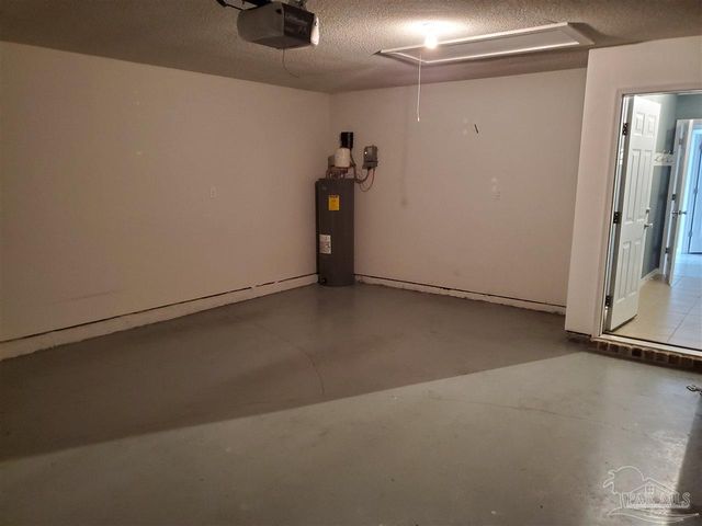 1921 Luneta St, Navarre, FL 32566