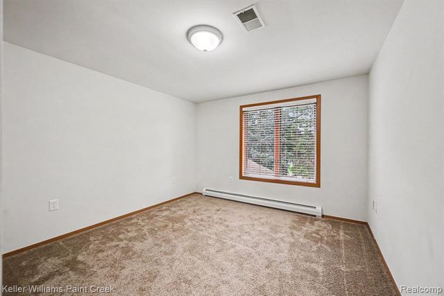 2232 London Bridge Drive, Rochester Hills, MI 48307