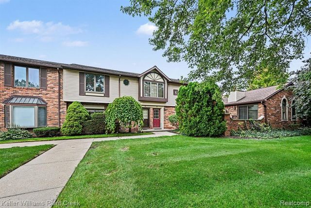 2232 London Bridge Drive, Rochester Hills, MI 48307