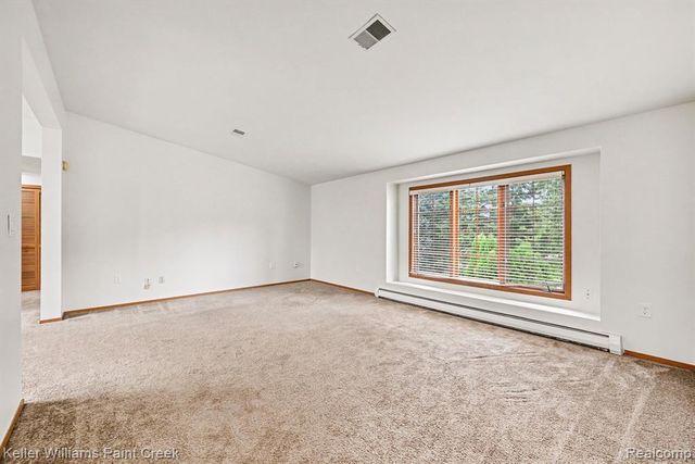 2232 London Bridge Drive, Rochester Hills, MI 48307