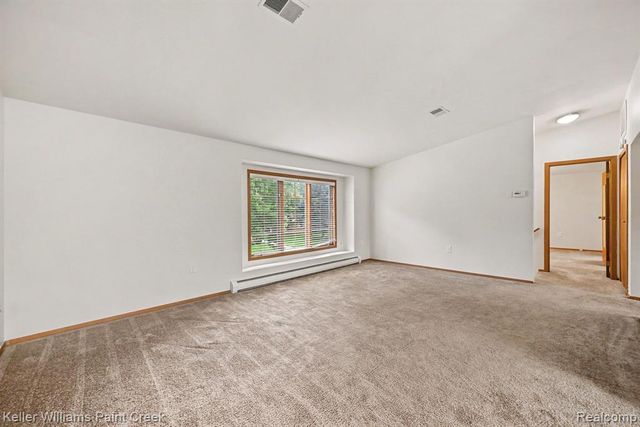 2232 London Bridge Drive, Rochester Hills, MI 48307