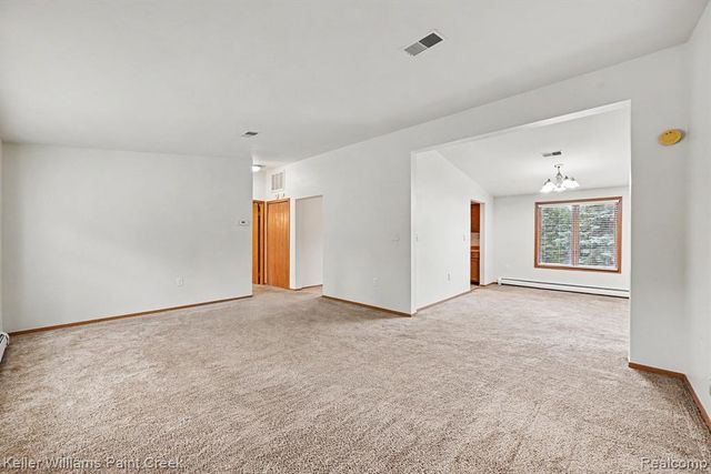 2232 London Bridge Drive, Rochester Hills, MI 48307