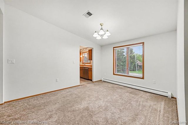 2232 London Bridge Drive, Rochester Hills, MI 48307