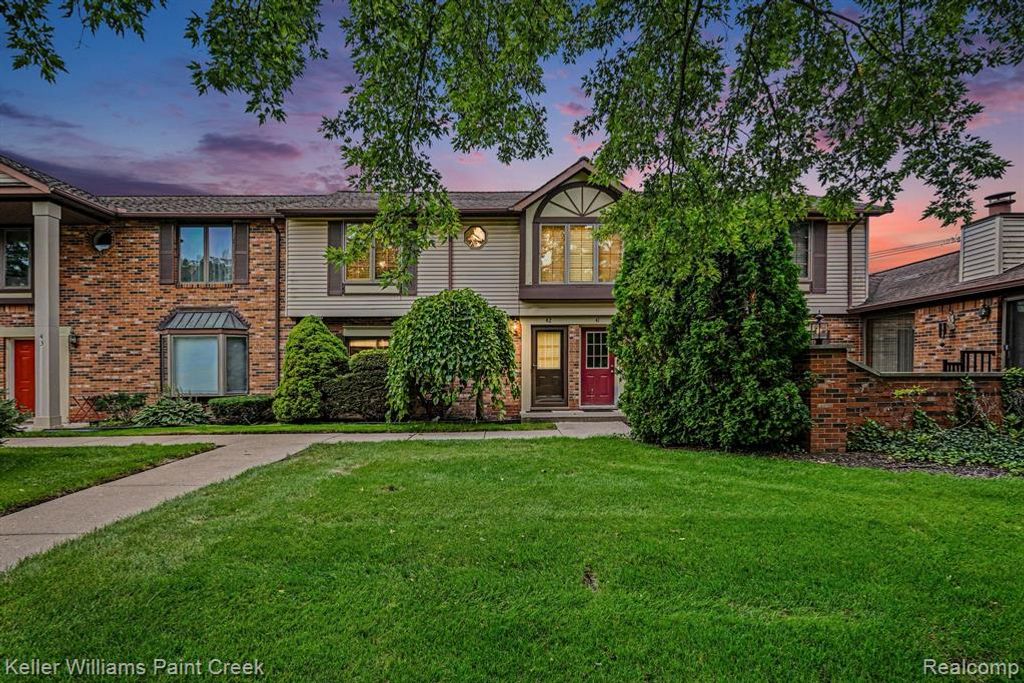 2232 London Bridge Drive, Rochester Hills, MI 48307