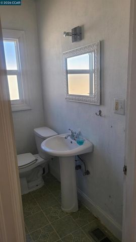 670 30th Street, Richmond, CA 94804