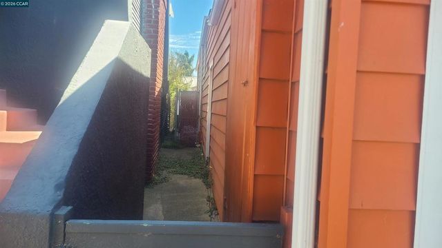 670 30th Street, Richmond, CA 94804