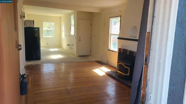 670 30th Street, Richmond, CA 94804