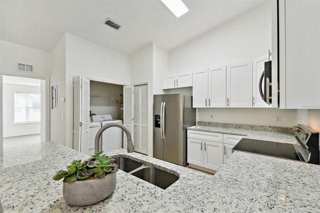 8827 GRAND PALMS CIRCLE B, Kissimmee, FL 34747