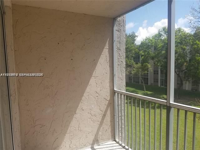 1075 Riverside Dr 304, Coral Springs, FL 33071