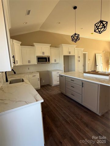 4932 Southview Drive, Hickory, NC 28602