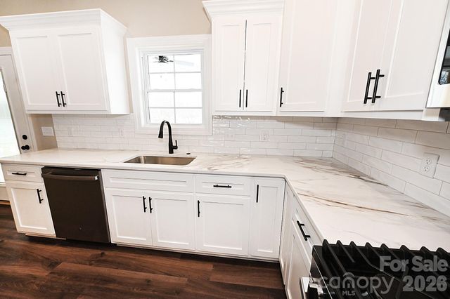 4932 Southview Drive, Hickory, NC 28602