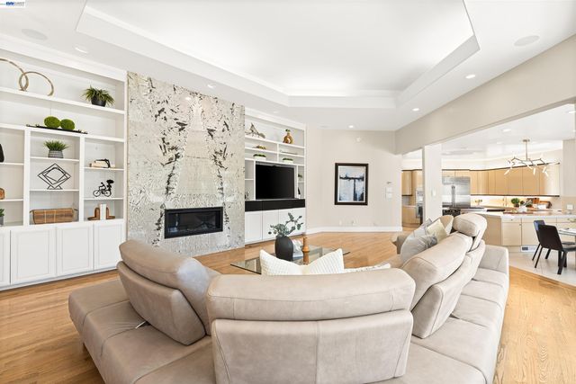 2338 Victoria Ct, Livermore, CA 94550