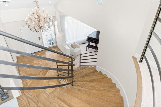 2338 Victoria Ct, Livermore, CA 94550