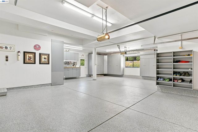 2338 Victoria Ct, Livermore, CA 94550