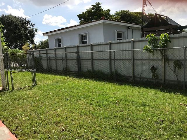 85 W 55th St EFFICI, Hialeah, FL 33012
