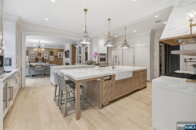 29 McGrath Drive, Cresskill, NJ 07626
