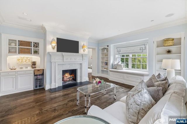 29 McGrath Drive, Cresskill, NJ 07626