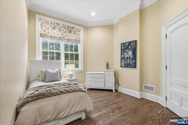 29 McGrath Drive, Cresskill, NJ 07626