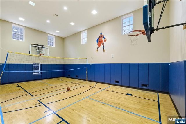 29 McGrath Drive, Cresskill, NJ 07626