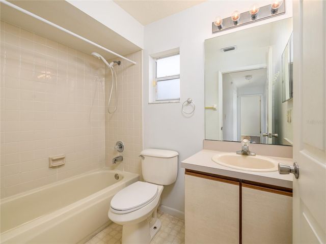 1407 WAKEFIELD DRIVE, Brandon, FL 33511