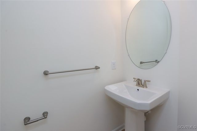 7819 Alexandria Dr, Moseley, VA 23832