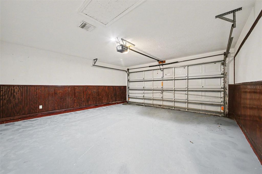 Image 22 of property listing at 1461 E WHOOPING DRIVE, Groveland, FL 34736