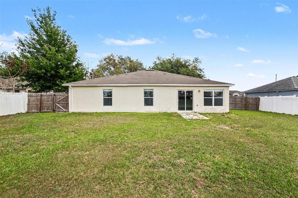 Image 23 of property listing at 1461 E WHOOPING DRIVE, Groveland, FL 34736