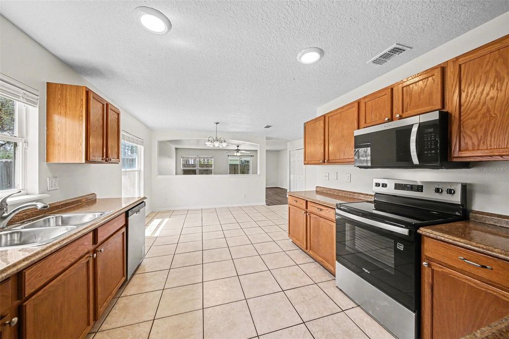 Image 10 of property listing at 1461 E WHOOPING DRIVE, Groveland, FL 34736