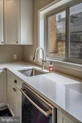1523 S CLARION ST, Philadelphia, PA 19147