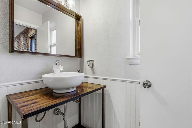 11025 PADUCAH Avenue, El Paso, TX 79936