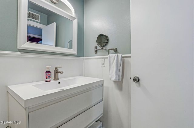 11025 PADUCAH Avenue, El Paso, TX 79936