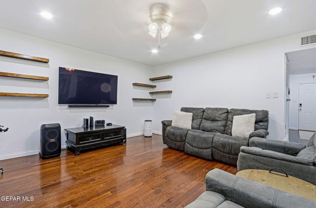 11025 PADUCAH Avenue, El Paso, TX 79936