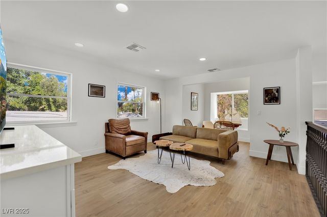 2160 Pueblo Circle, Las Vegas, NV 89169