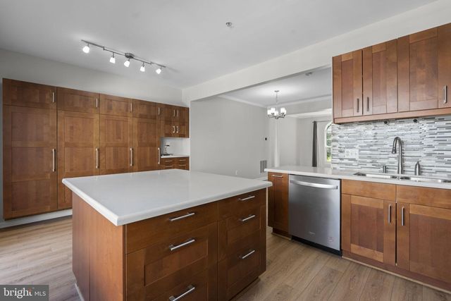 3819 EISENHOWER AVE, Alexandria, VA 22304