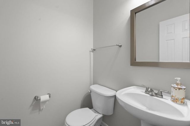3819 EISENHOWER AVE, Alexandria, VA 22304