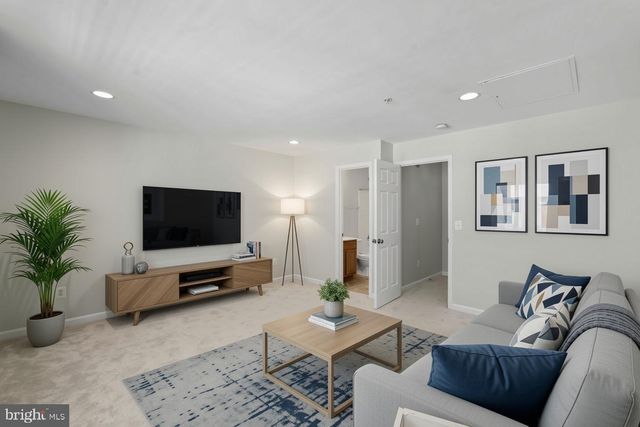 3819 EISENHOWER AVE, Alexandria, VA 22304