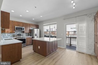 3819 EISENHOWER AVE, Alexandria, VA 22304