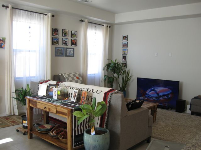17 Calle Guaymas, Los Lunas, NM 87031
