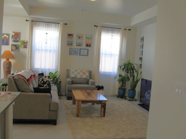 17 Calle Guaymas, Los Lunas, NM 87031