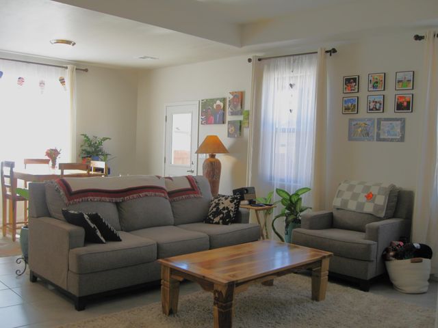 17 Calle Guaymas, Los Lunas, NM 87031